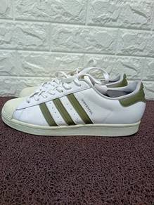 Uk9 Adidas Superstar Sneakers