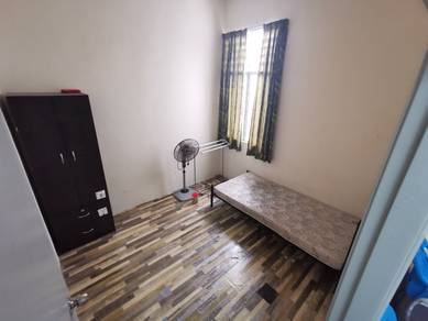 Room in Alma, PNG