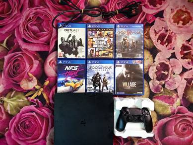 Sony PlayStation 4 Slim Console With Controller