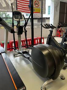 elliptical machine for sale (used-like new)