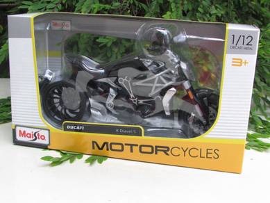 Maisto 1-12 Ducati X Diavel Black Motorcycle