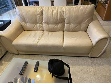 moving sale: 3 seats sofa