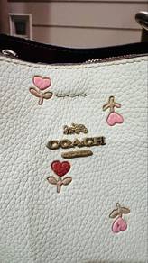 preloved coach bucket bag