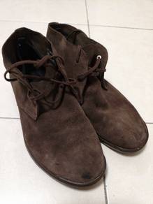 Hawkins Sport Dark Brown suede chukka boots