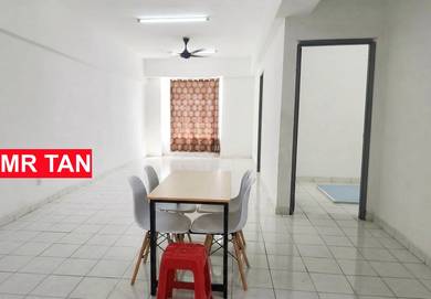 Apartment For Sale in Palm Garden Apartment