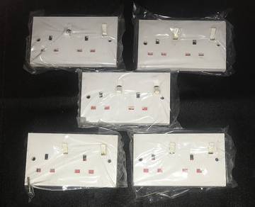 5 PCS 3 PIN PLUG TWIN WALL SOCKET Switch