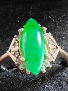 Giok Jadeite Jed Burma Hijau Ais (Gred A)