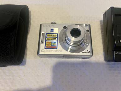Sony Cyber-shot 7.2MP Digital Camera