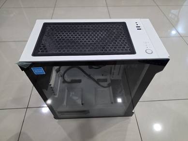 Thermaltake White PC Casing with 700W Power Supply