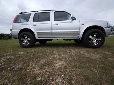 Ford Everest LIMITED 4x4 in Putrajaya, PJY