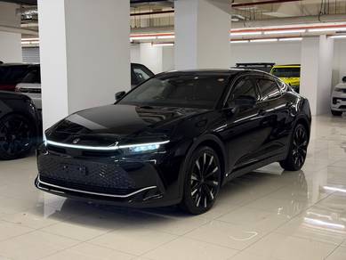Toyota Crown CROSSOVER RS ADVANCED in Damansara, KUL