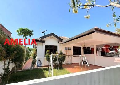 Semi-Detached House For Sale in Batu Ferringhi,PNG