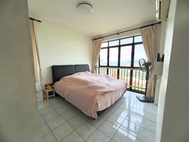 Condominium For Sale in Vistaria Condominium