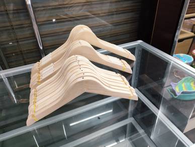 10 Btg Hanger Kayu Baru S ( Belum Pasang Hook Lagi