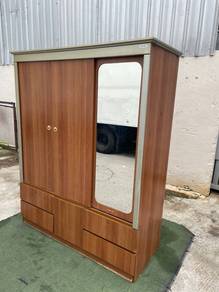 YD35D Almari Baju 5 ft 3 Doors 4 Drawers Wardrobe