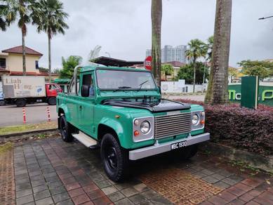 Land Rover Defender 110 in Johor Bahru, JHR