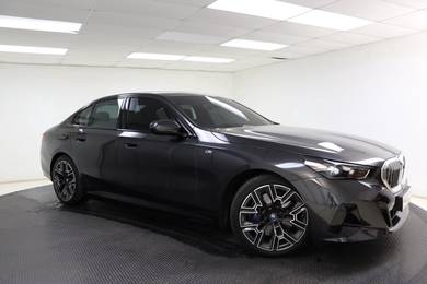 BMW i5 eDRIVE40 M SPORT in Johor Bahru, JHR