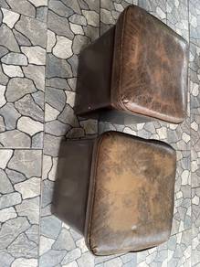 Square Brown Footstool (x1)
