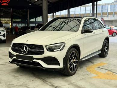 Mercedes Benz GLC300 300 4MATIC AMG LINE in Seri Kembangan, SGR