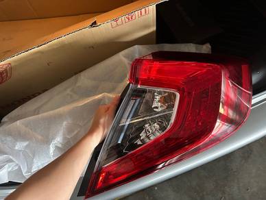 Honda Civic2018 Rr Tail Light, RH-Side Brand New