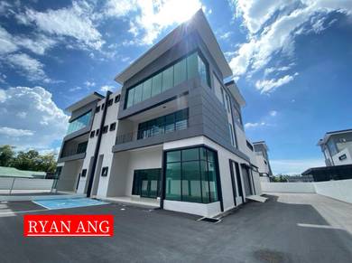 Warehouse / Factory For Rent in Permatang Tinggi,PNG
