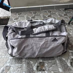 Adidas Defender duffle travel beg