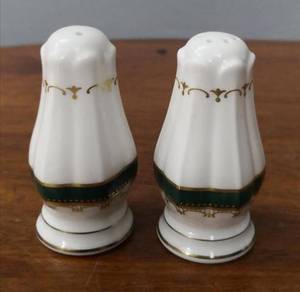 Noritake Japan salt pepper shakers