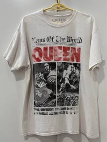 Pre-loved Official Queen NEWS OF THE WORLD Tshirt
