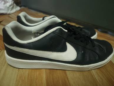 Kasut Nike Court Royale
