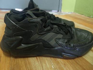 Kasut Adidas All Black
