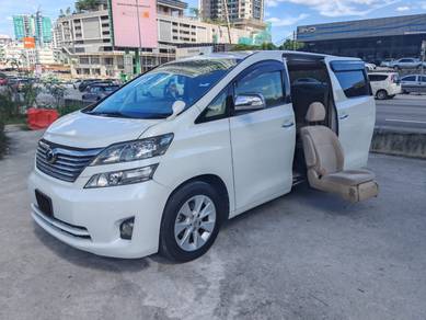 Toyota Vellfire V in Bandar Utama, SGR