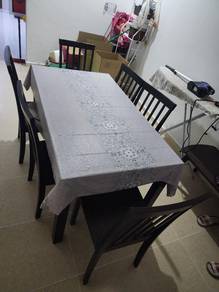 Meja Makan Kayu Solid 6 kerusi
