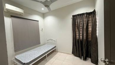 Room in Kota Kemuning, SGR