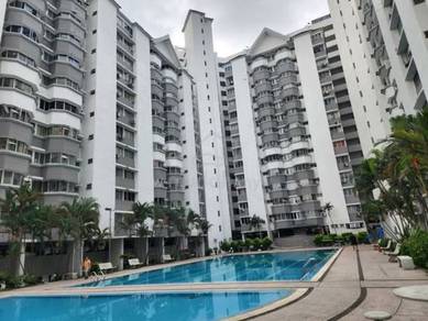 Condominium For Sale in De Tropicana