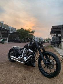 Harley-Davidson Breakout