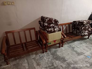 Set Kerusi Ruang Tamu Untuk Dilepaskan