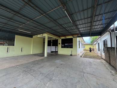 Semi-Detached House For Rent in Lunas,KDH