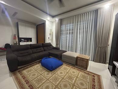L-Shaped Sofa with Chaise Lounge