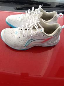 Kasut Badminton Li Ning