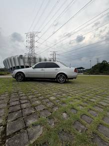 Mercedes Benz C180 180 CLASSIC (CBU) in Skudai, JHR