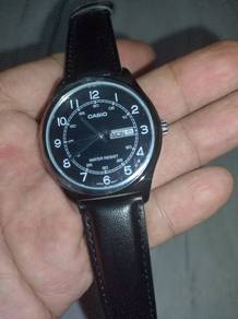 Casio Analog MTP V006L 1B2