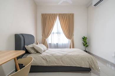 Room in Kota Kemuning, SGR