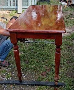 Meja kayu Antik