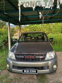 Toyota Hilux G in Lenggeng, NSN