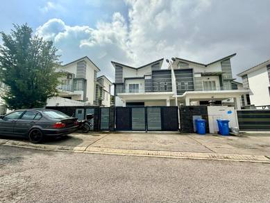 Semi-Detached House For Sale in Shah Alam,SGR