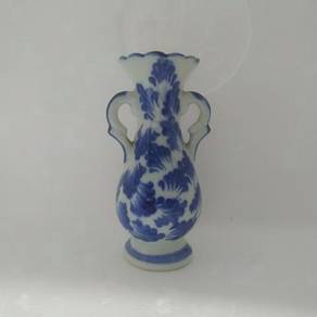 Rare blue and white porcelain vase of chinese