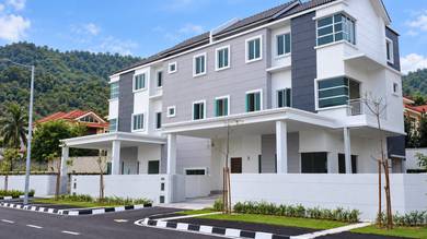 Semi-Detached House For Sale in Gelugor,PNG