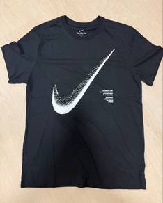 Nike Dri-FIT Textured Big Swoosh Tee