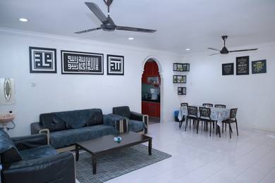 Homestay Bandar KB 4 bilik & Ruang Tamu Beraircond