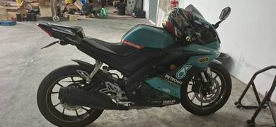 Yamaha R15